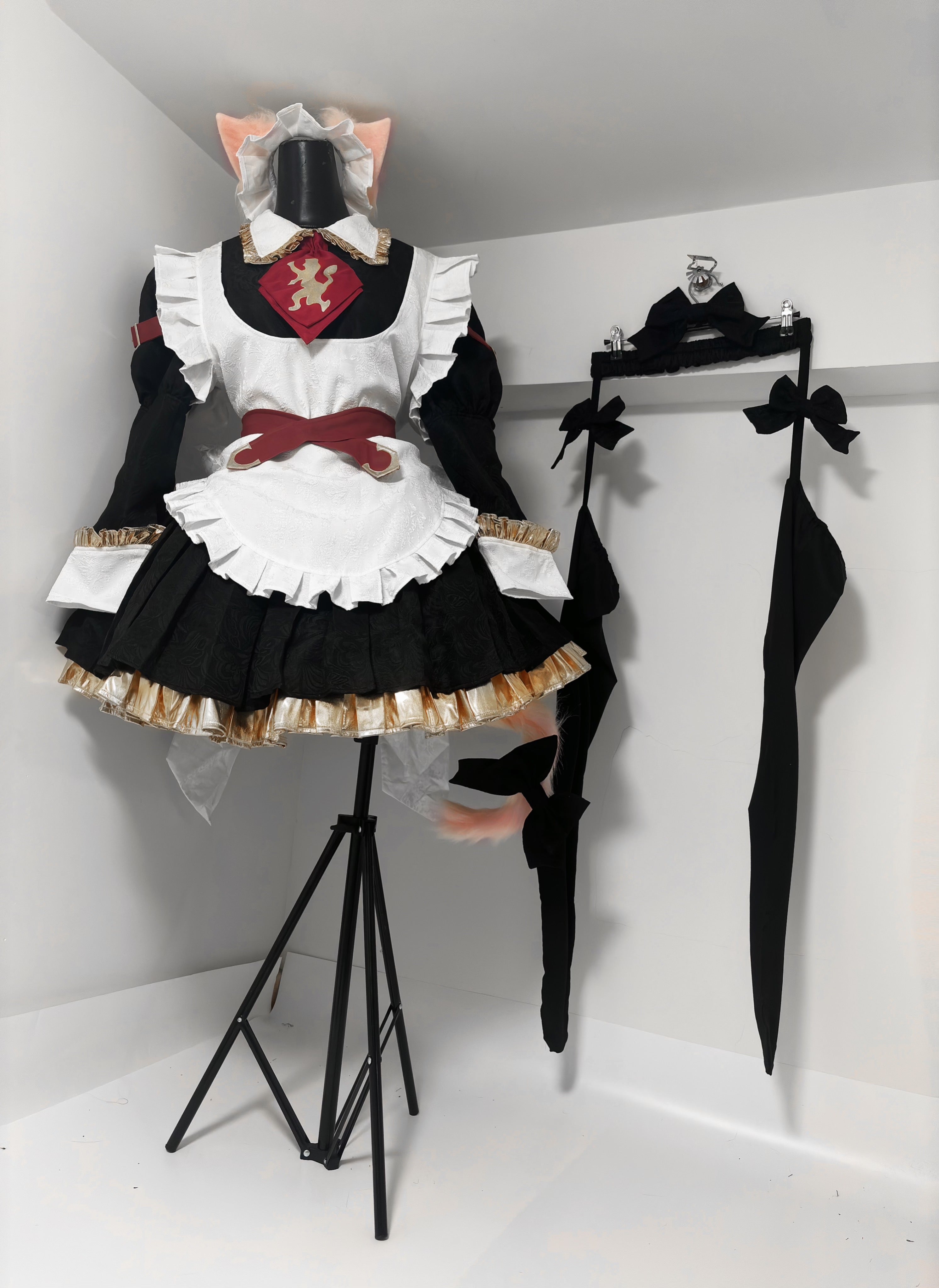 Astolfo maid costume – MomoXin cosplay commission studio